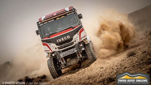 Igor Bouwens en Gregoor Racing winnen in hun IVECO T-WAY de Tunisia Desert Challenge